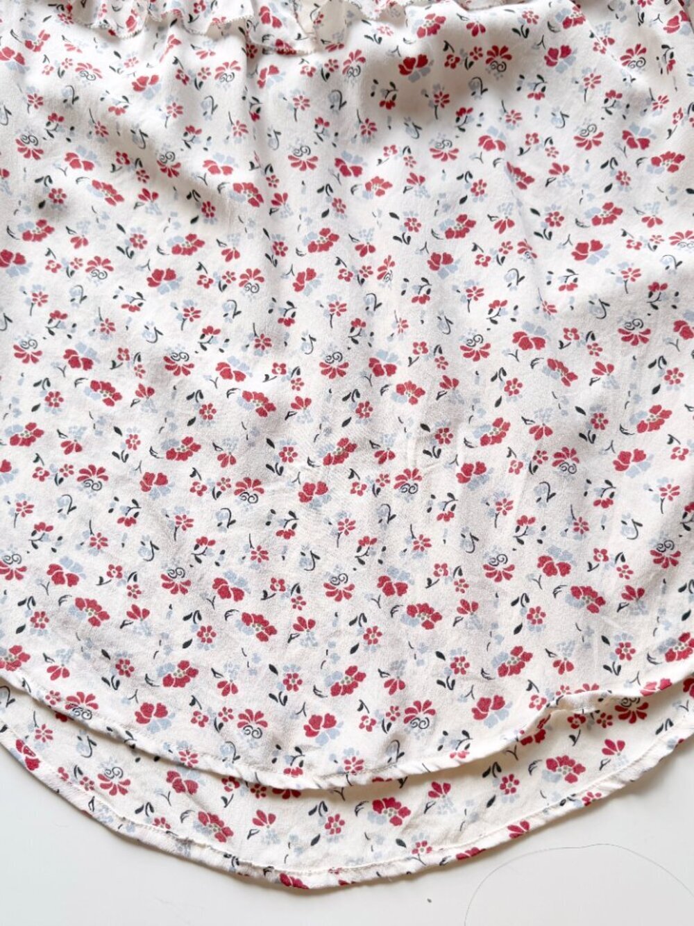 VERONICA BEARD Howell Red Floral 100% Silk Crepe Ruched Sleeve Blouse, Size 2 - Picture 12 of 15
